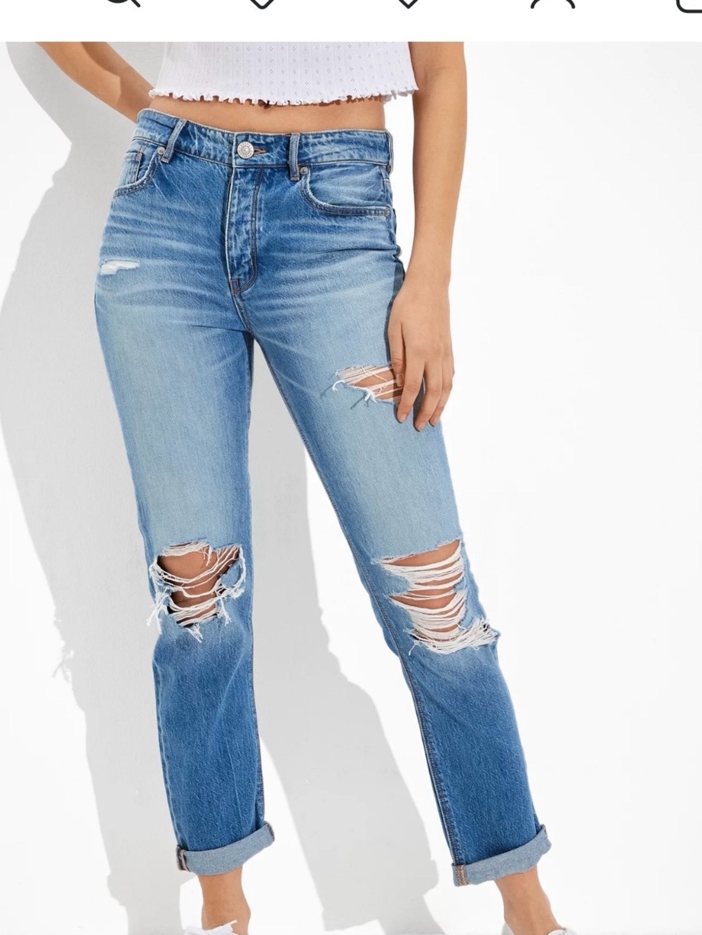 American Eagle Outfitters Light Blue Distressed Tomgirl Jeans